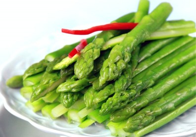 「蔬菜之王」蘆筍不只高C、高纖，還能抗氧化！三撇步挑出新鮮美味