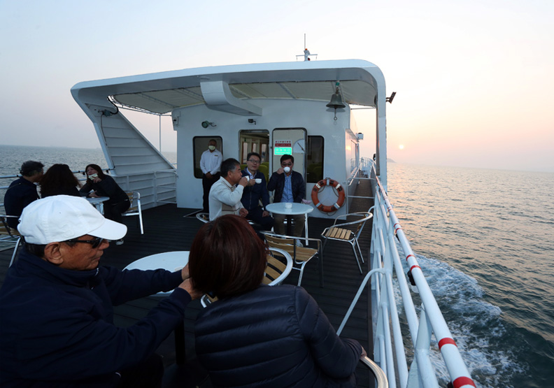 初日號啟航,希望闖出金門觀光的新未來。張智傑攝。