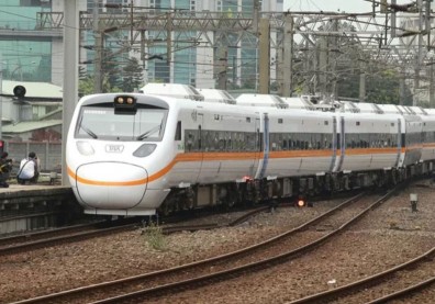 太魯閣號又出事！405車次宜蘭武塔車站疑撞擊不明物體