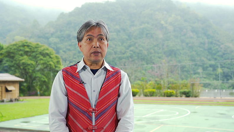 新竹縣尖石鄉嘉興國小校長徐榮春表示，當知道「威力送書車」會將書帶進來時，師生們都很興奮、也很期待，希望能提升小朋友對閱讀的興趣。