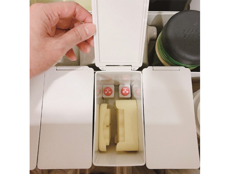 用來收納料理道具的大抽屜,檔案盒無所不在!(MUJI無印良品・PP垃圾桶・方型・迷你)