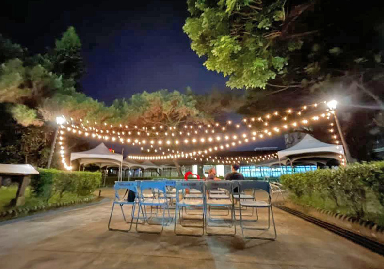 花蓮鐵道文化園區一、二館徵選在地創意團隊進駐營運,提供更多元服務。取自多羅滿賞鯨FB。