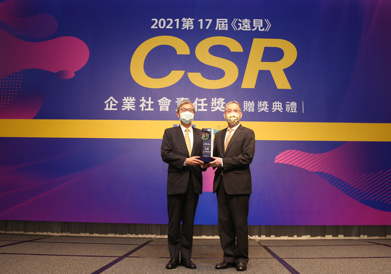 金管會主委黃天牧（左）、統一超商管理群協理徐光宇（右）。張智傑攝