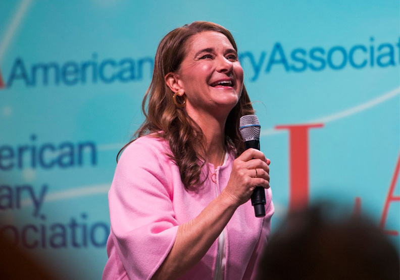 梅琳達認為，女性賦權從經濟自主做起。取自Melinda French Gates臉書