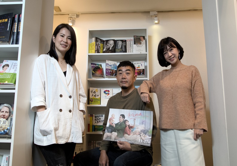《未來媽媽》幕後團隊,右起編劇劉中薇、製作人湯宗霖、監製林知秦。池孟諭攝影
