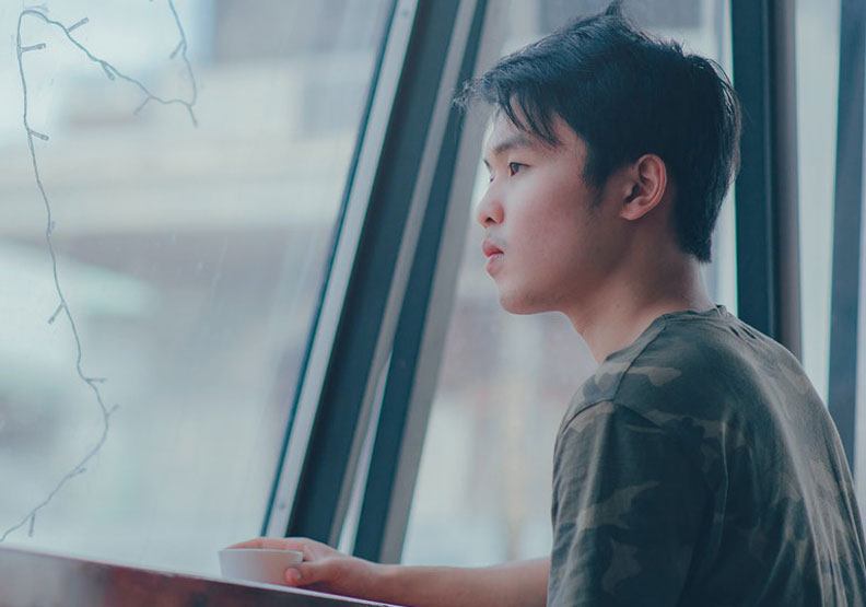 「如果沒有10年後，那人現在到底是為了什麼而活？」 是許多癌友擔心的疑問。僅為情境配圖，Pexels by Min An