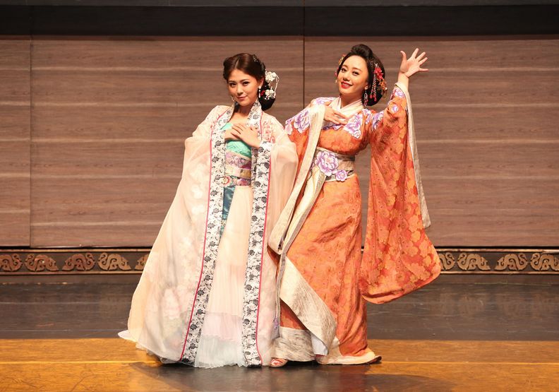 《情人哏裡出西施》主演卓文萱與高慧君