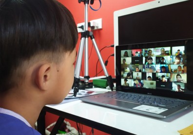 遠距教學好混亂？五招讓孩子專心上課！