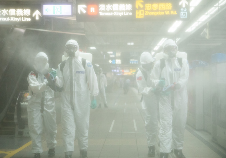 台北捷運大消毒。池孟諭攝