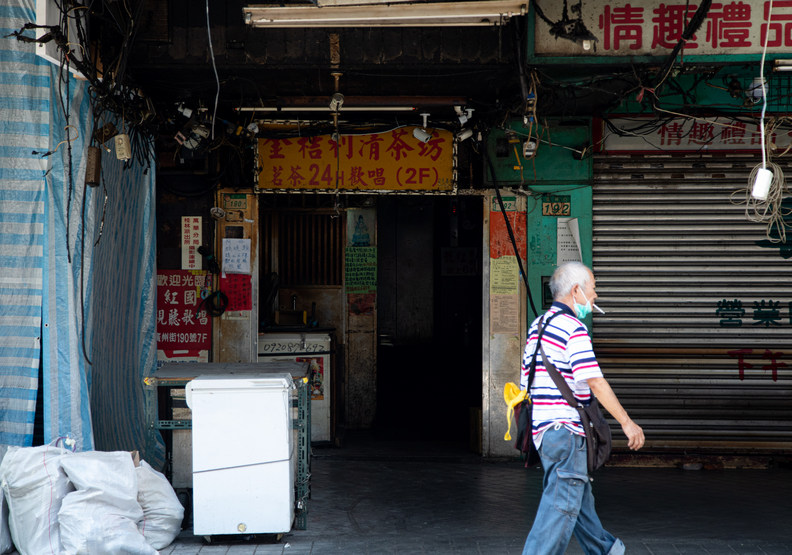 口罩沒戴好很可能就因此傳遞病毒或被傳染。池孟諭攝