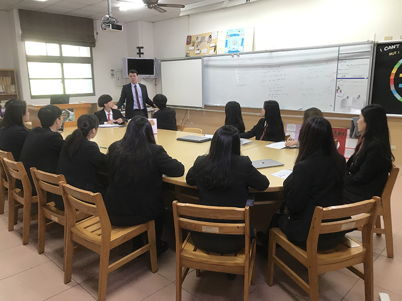 ICA採用哈克尼斯圓桌教學法(Harkness Table),確保每一位學生都受到最好的照顧。