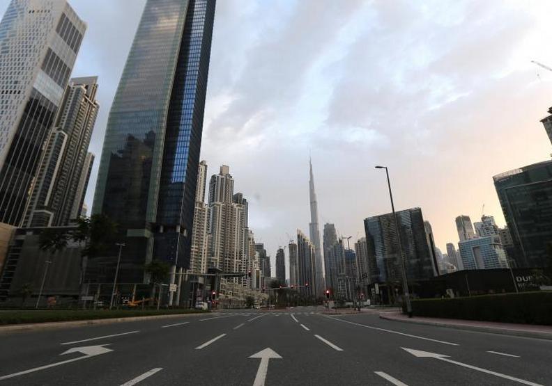 在疫情最嚴重的那段時間,整條大街上空無一人。al-monitor