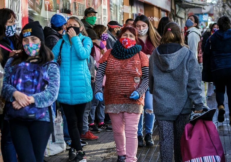 曾經因為疫情大受打擊的智利,生活逐步恢復正軌。guardian