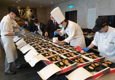 獎勵員工不手軟！豪領47個月、年薪300萬元，餐飲業年終比拚金額出爐