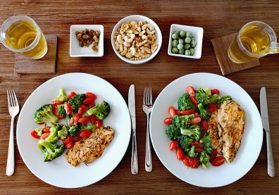 傳統市場、大賣場更容易群聚！20大超人氣生鮮電商平台，不出門也能加菜