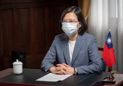 小英總統親上火線後，仍說不清的「國產疫苗」三大爭議！