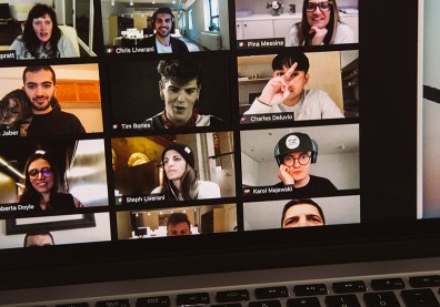 如何開一場高效視訊會議？影響專業度的技術、形象、溝通技巧，一次說明