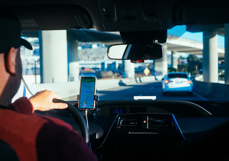 Unsplash by Paul Hanaoka。