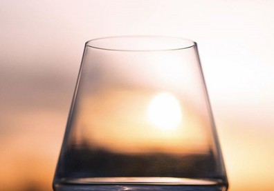 服飾與食器的職人對話！米其林餐廳愛用的日本玻璃工藝品牌