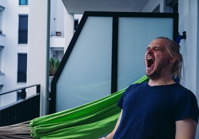 為了防疫關在家，還要小心現代人的高壓文明病——壓力性肥胖