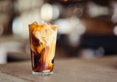 奶茶要好喝，該先倒紅茶還是牛奶？「道地英國人」竟發現做出完美奶茶的SOP