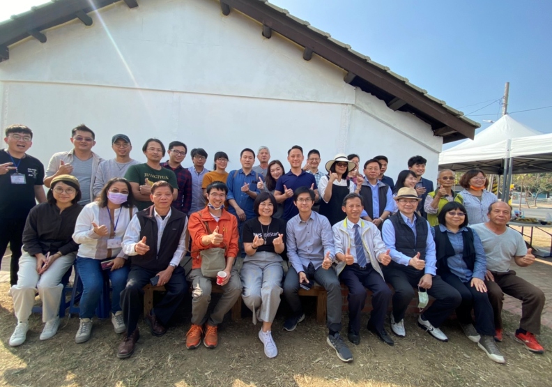 美伶姐與台南溪北地方創生團隊大集合。圖片由天下文化提供