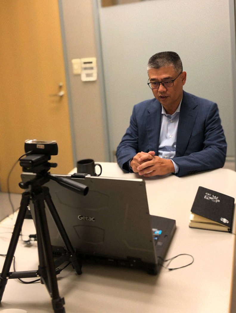 神基董事長黃明漢親自主持直播。神基科技提供