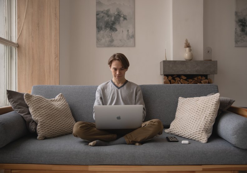 疫情後如何維繫工作模式，考驗著勞資雙方的溝通。pexels