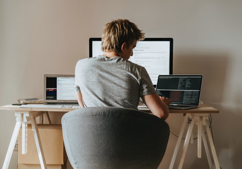 大多數老闆、主管都認為「居家辦公」就是無所事事的同義詞。pexels