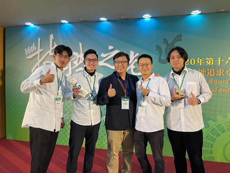 南臺科技大學創新產品設計系學生製作團隊榮獲多項國際大獎。