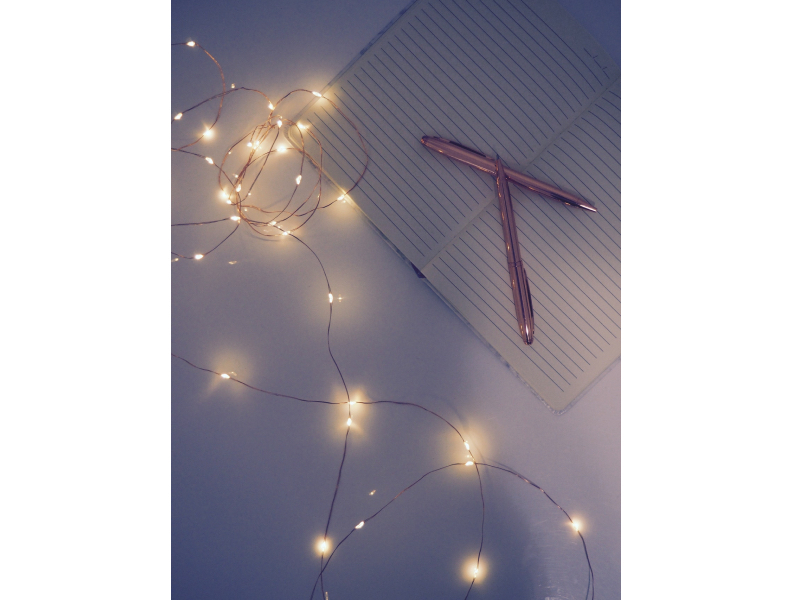 把浮在表層的雜念寫下來之後，真正深層的精華就會浮上來。僅為情境圖，取自pexels。