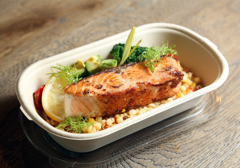 Just Kitchen與多家餐廳結盟搶攻外送市場。張智傑攝