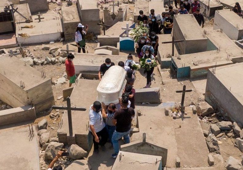 依新冠肺炎每百萬人死亡數來看，秘魯是全球最嚴重的國家。BBC