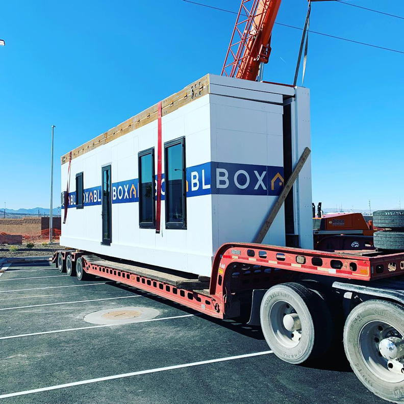 據傳馬斯克最新「豪宅」為11坪預鑄組合屋。