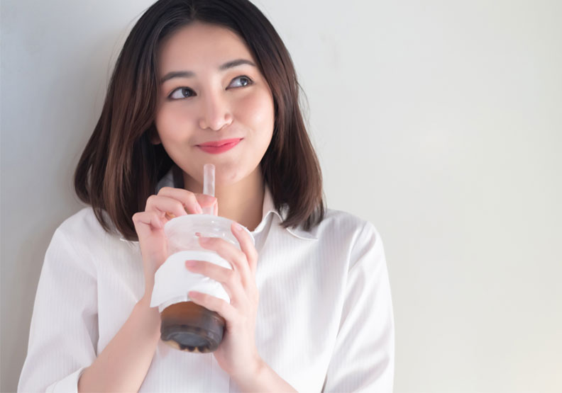 茶飲、可可也須標示咖啡因含量！食藥署：手搖飲新制明年7月1日上路