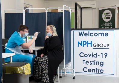 英國政府擬廢除COVID-19自我隔離法規，最快春天宣布！