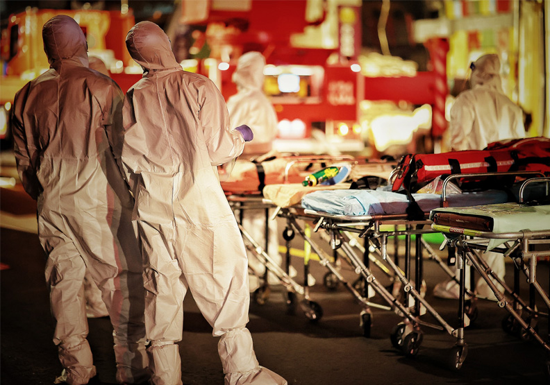 彰化喬友大樓大火救災現場照。彰化人大小事臉書社團網友JJ Nian攝