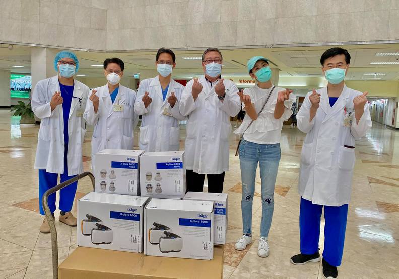 總是在第一線穿梭的賈永婕,成了醫護最暖的感動。賈永婕提供