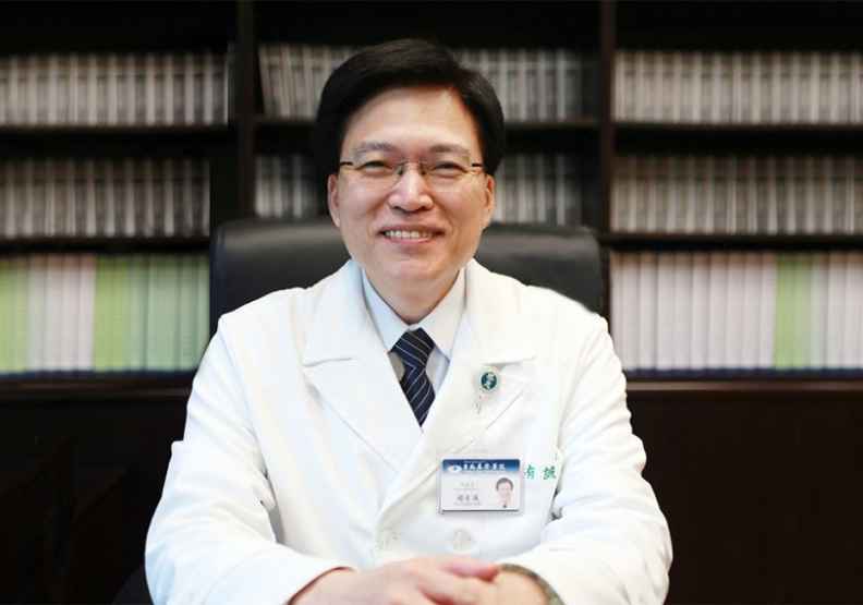 台北慈濟醫院院長趙有誠感謝醫護人員勇於承擔，挽救許多珍貴生命。台北慈濟醫院提供