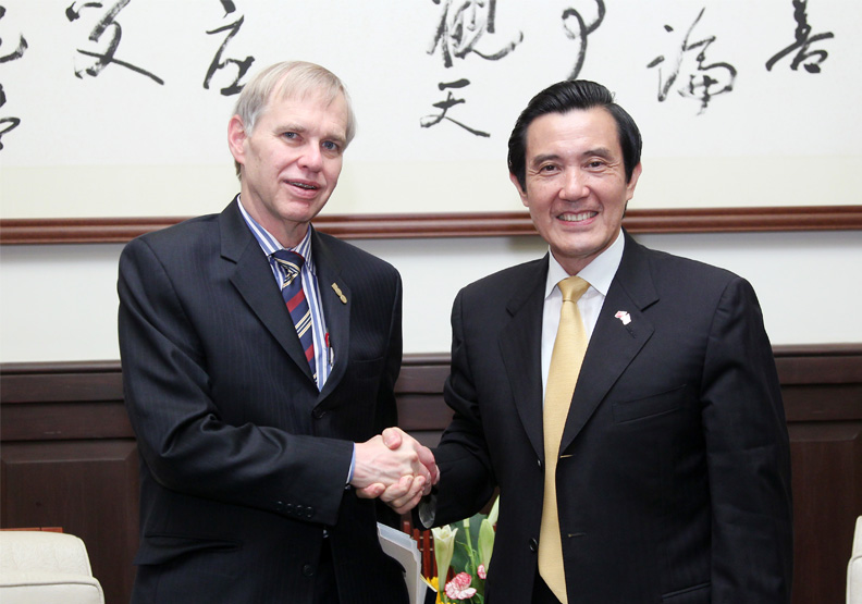 前總統馬英九2011年會見卜睿哲。總統府提供