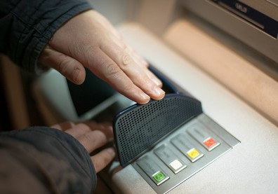 詐騙新招！自然人憑證遭冒用開設數存戶，7銀行急喊停