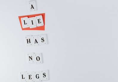 為什麼人喜歡謊言甚於事實？培根：真理很值錢，但各種謊言混合在一起，卻可以帶給人快樂