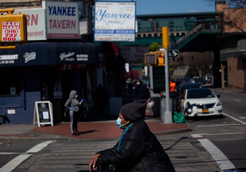 因為封鎖令許多商家封閉,經濟損失慘重。Ben Fractenberg