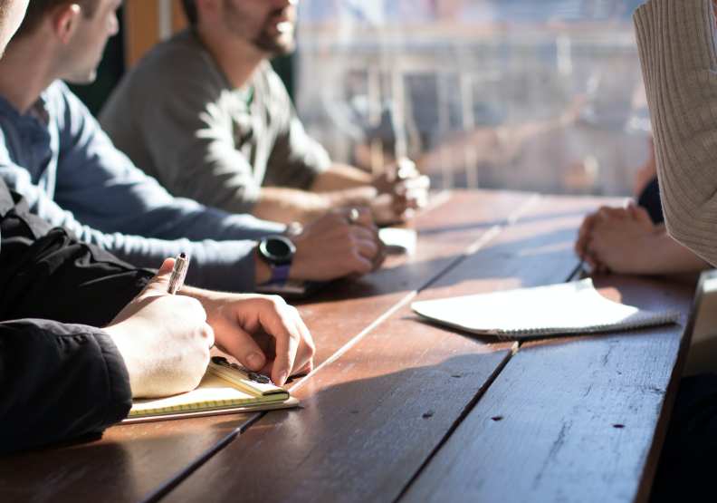 唯有學習正確的觀念，有效運用於職場上，才能真正的進步。（僅為情境示意）取自Unsplash