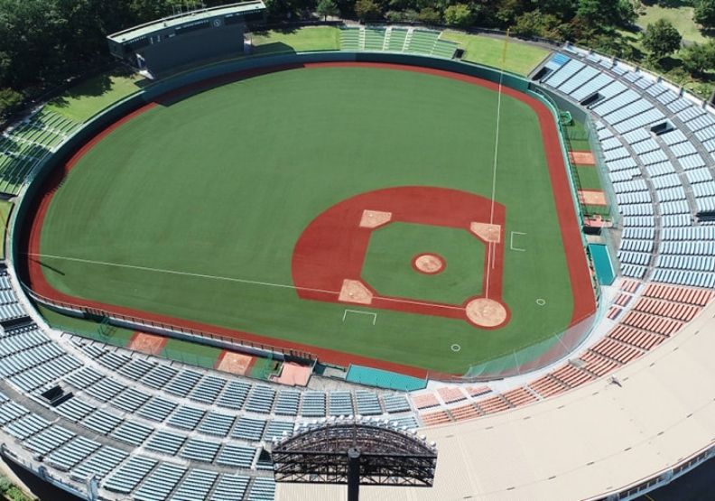 福島縣營吾妻球場,主辦首場日本對上澳洲的棒球賽事。取自東奧官網。