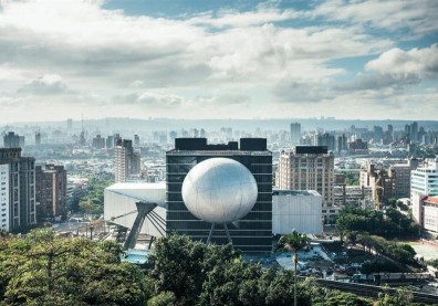 銀球酷炫、動線紛亂！北藝中心稱得上成功嗎？