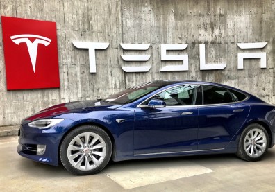 特斯拉Q2財報亮眼！淨利達10億美元、交車量突破20萬輛