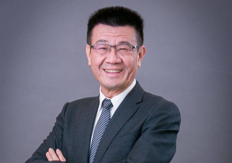 邱森彬總經理的底氣從何而來？最關鍵的，莫過於這場座無虛席的法說會上備受關注的「AI人工智慧」話題。取自光寶科官網