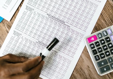 21張利變保單遭下架！金管會關注13家壽險亂調宣告利率