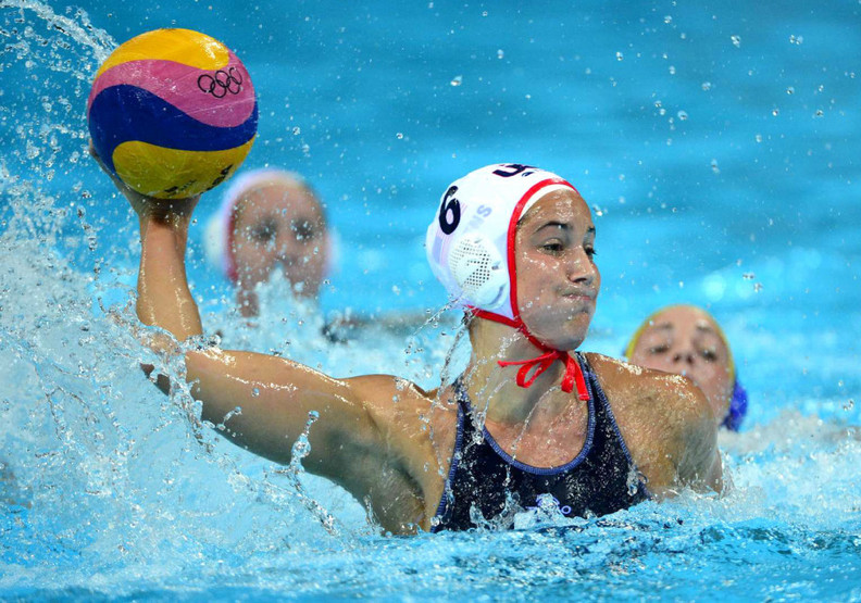 在本屆賽事表現亮眼的美國水球隊。Olympics.com